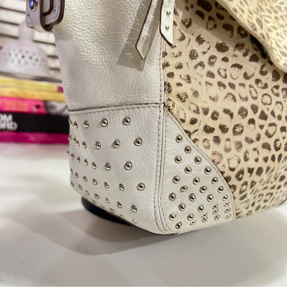 OH By Jay Gryson Large White Leopard Print Shoulder Bag - Picture 12 of 13